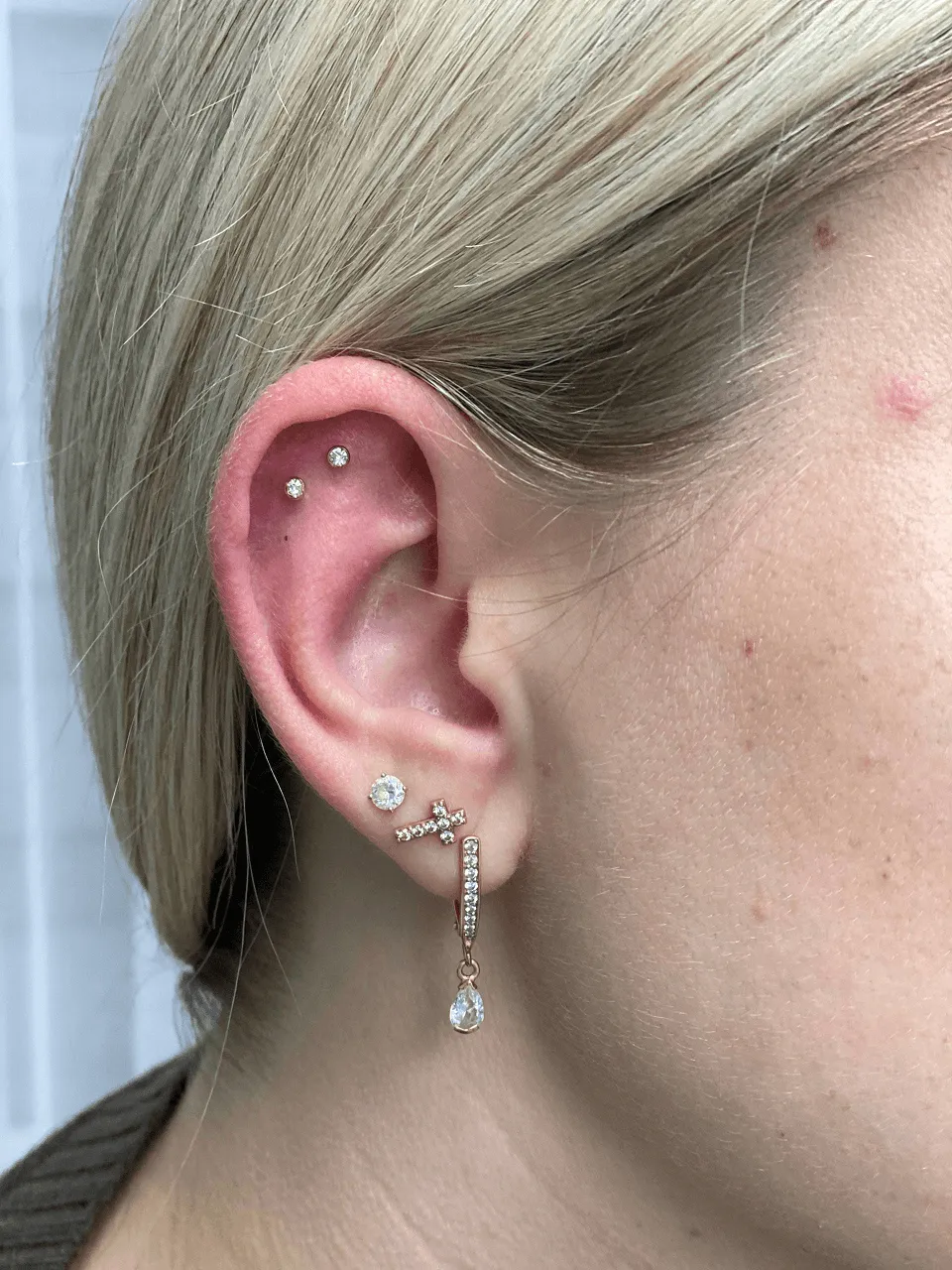 Przekłuwanie chrząstki flat — Cute Piercing Warszawa