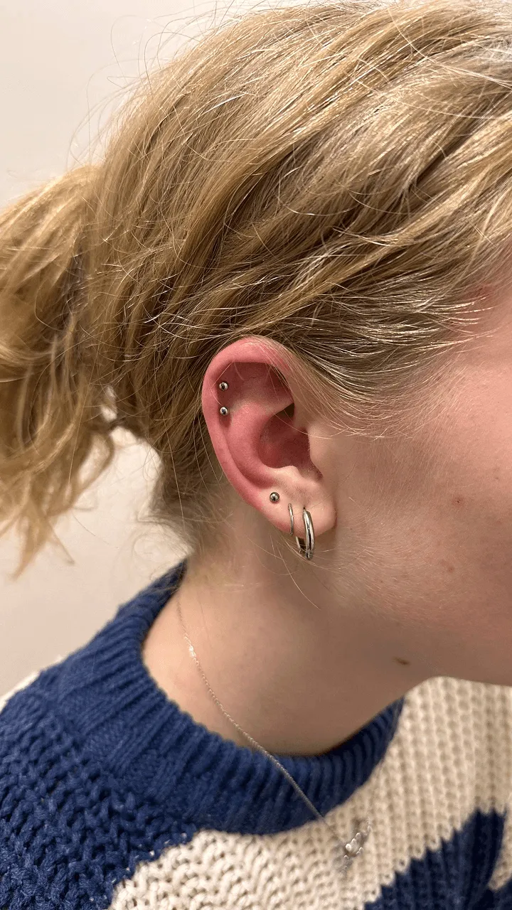 Przekłuwanie chrząstki helix — Cute Piercing Warszawa