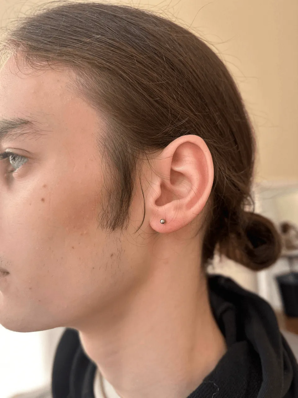 Przekłuwanie uszu dorosłym srebrny sztyft — Cute Piercing Warszawa