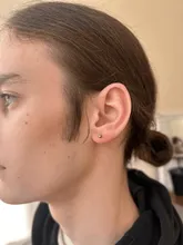 Przekłuwanie uszu dorosłym srebrny sztyft — Cute Piercing Warszawa