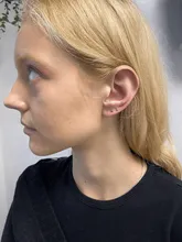 Przekłuwanie uszu dorosłym srebrny sztyft — Cute Piercing Warszawa