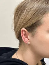 Przekłuwanie uszu dzieciom złoty sztyft — Cute Piercing Warszawa