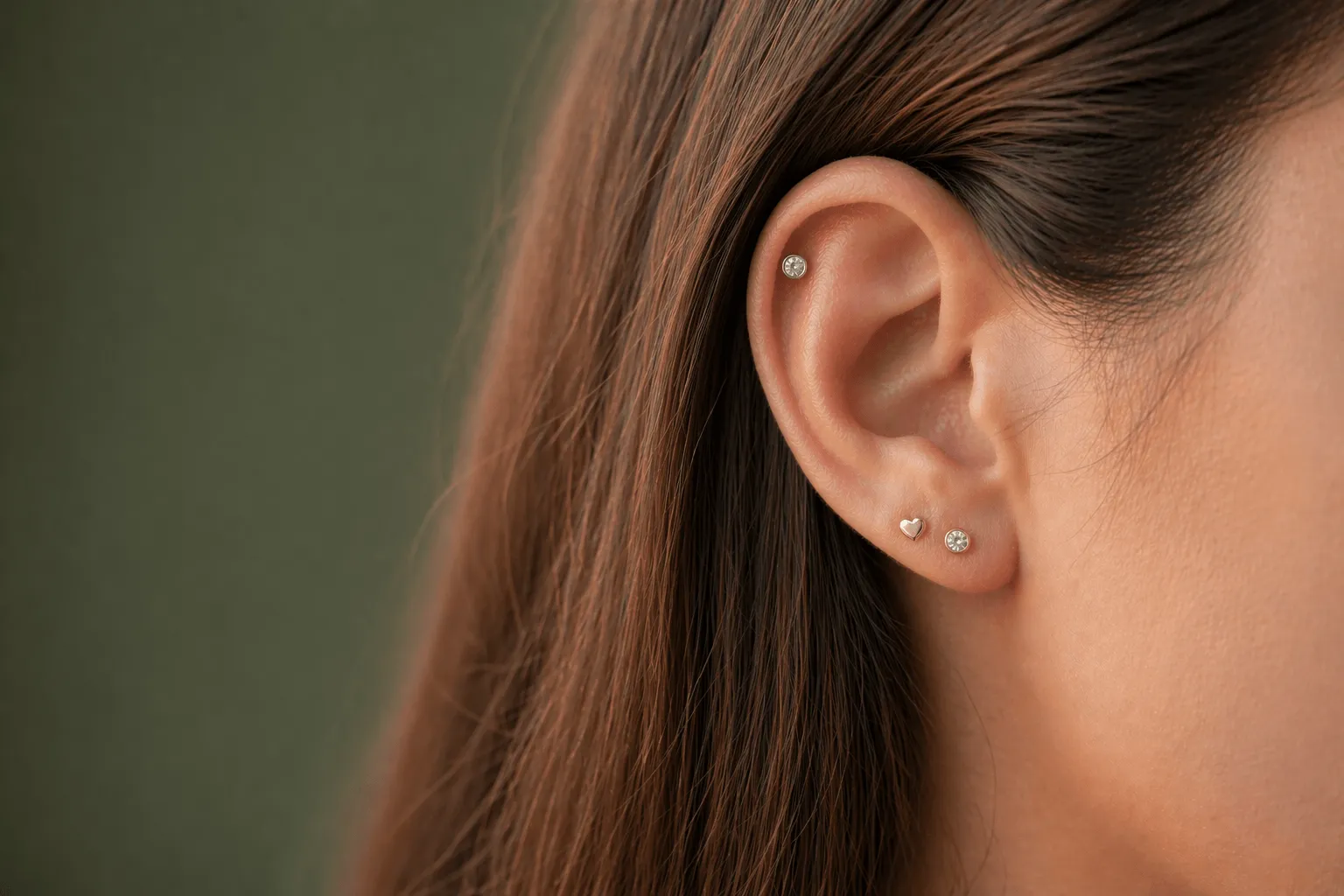 Piercing chrząstki helix, conch, flat, tragus — Cute Piercing Warszawa