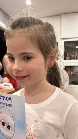 Przekłuwanie uszu Cute Piercing Warszawa — efekt zabiegu